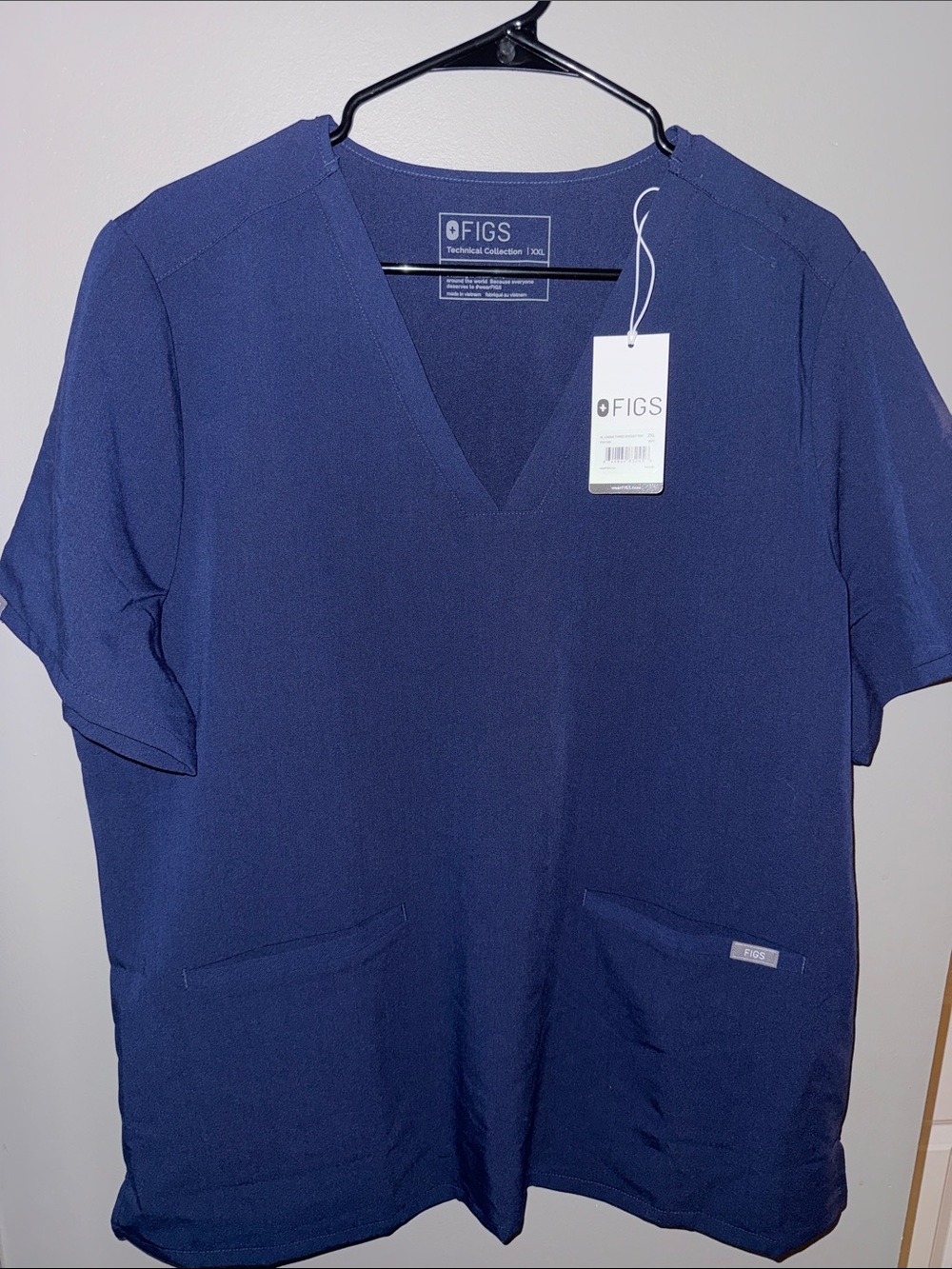 FIGS Men's Navy V-Neck Medical Top